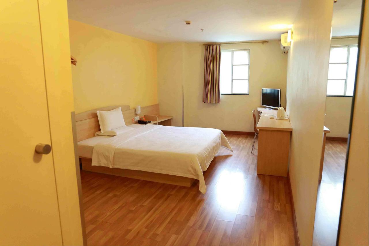 7Days Inn Ji'Nan Railway Station North Square Jinan Extérieur photo
