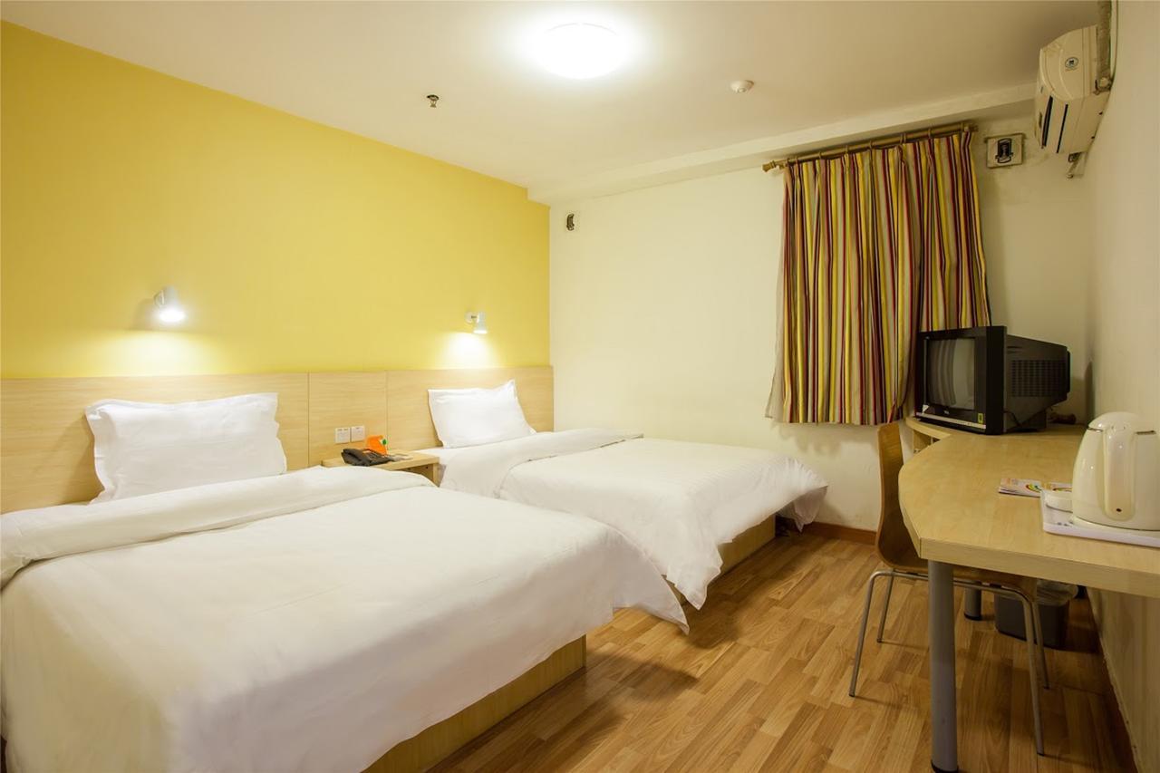 7Days Inn Ji'Nan Railway Station North Square Jinan Extérieur photo